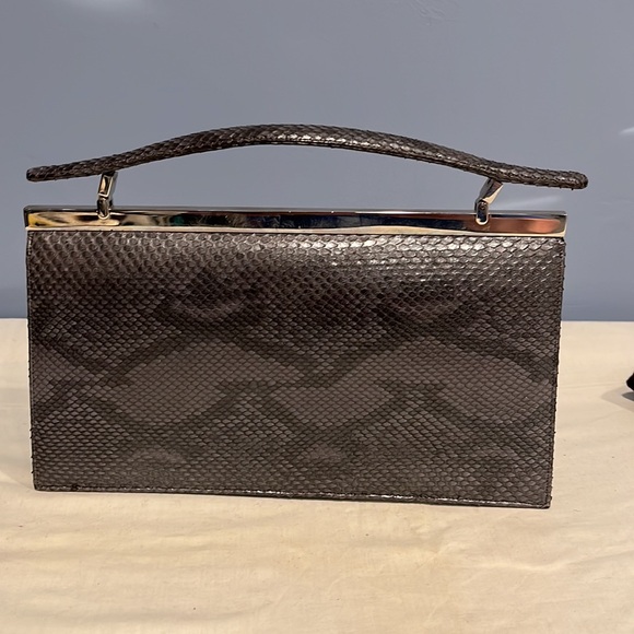 Judith Lieber, Gray snakeskin purse. Comb and mirror, mirror bag, dust bag - Picture 4 of 16